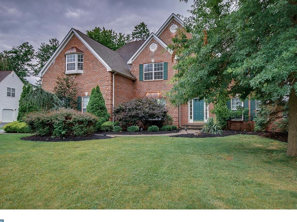 1st image of 2745 Harvard Dr