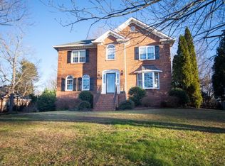 5508 Ivors Ln, Winston Salem, NC 27106