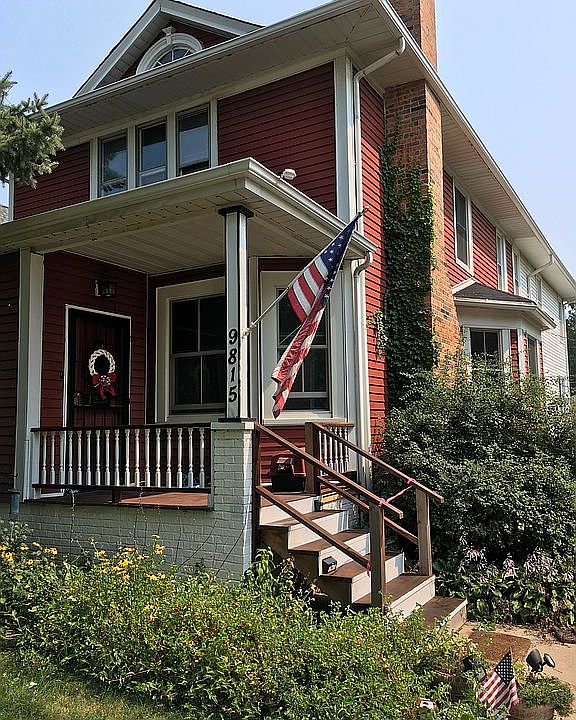 Entry Porch with TimberTech