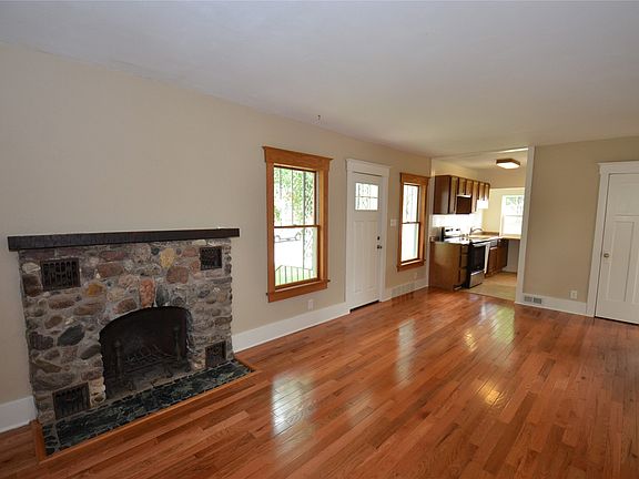 4th image of 2109 40th St