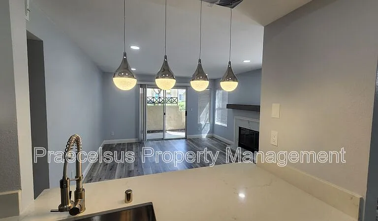 2047 Lakeridge Cir #104 — Photo 4