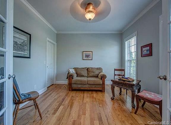 4th image of 1012 Clark Hill Dr