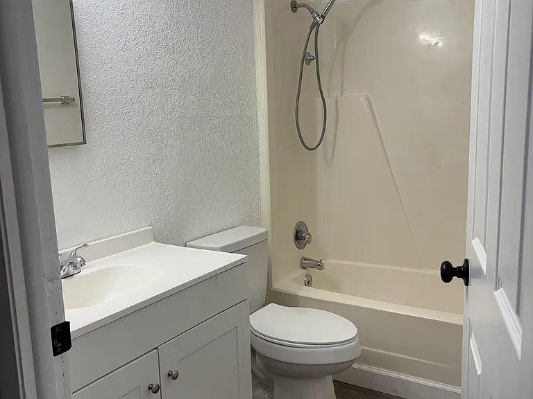 729D Poinsettia Ave — Photo 3