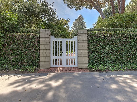 3rd image of 25 Buckthorn Way