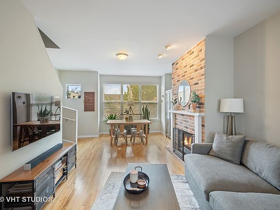 4th image of 3520 W Belmont Ave #C