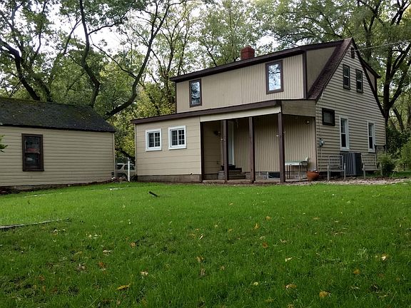 2nd image of 2599 Fernwood Ave