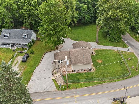 2nd image of 2136 Chapman Lake Dr