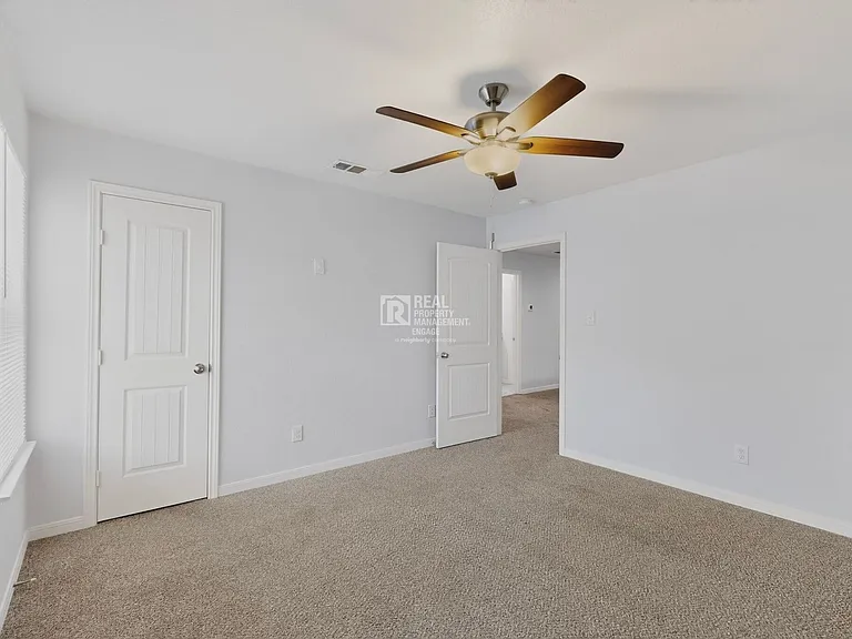 5838 Humbert Ave — Photo 35