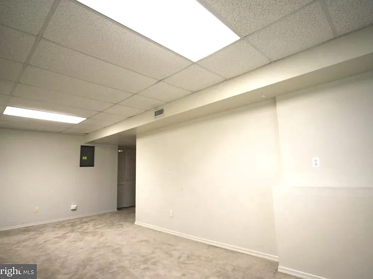 508 Ascot Ct — Photo 18