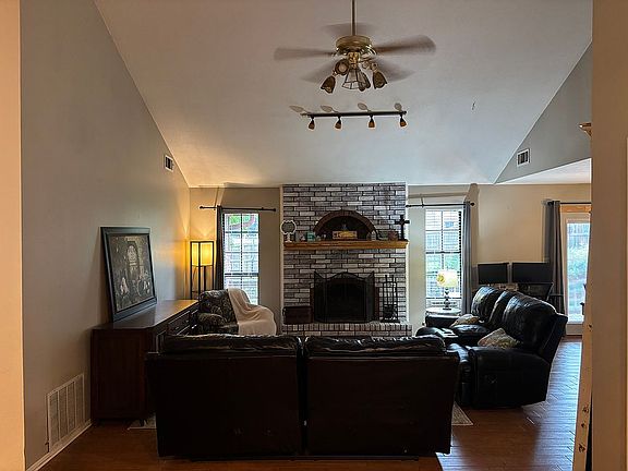 2nd image of 1321 Spring Hills Dr