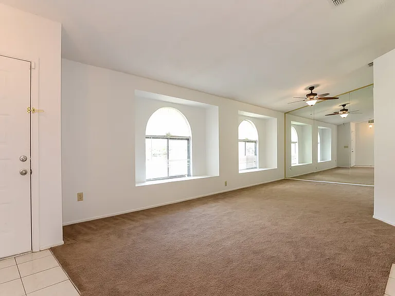 1124 Blufield Ave — Photo 5