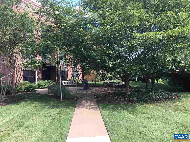 202 Douglas Ave #1F — Photo 20
