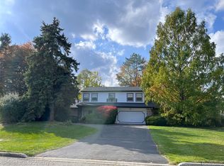 7432 Franklin Ridge Ln, West Bloomfield, MI 48322