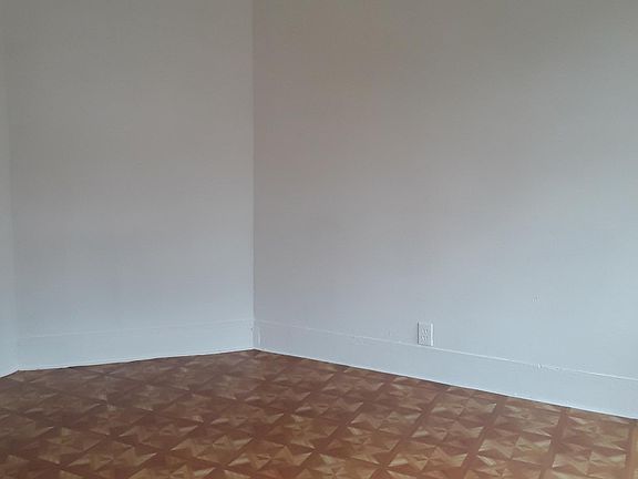 4th image of 181 Linden St
