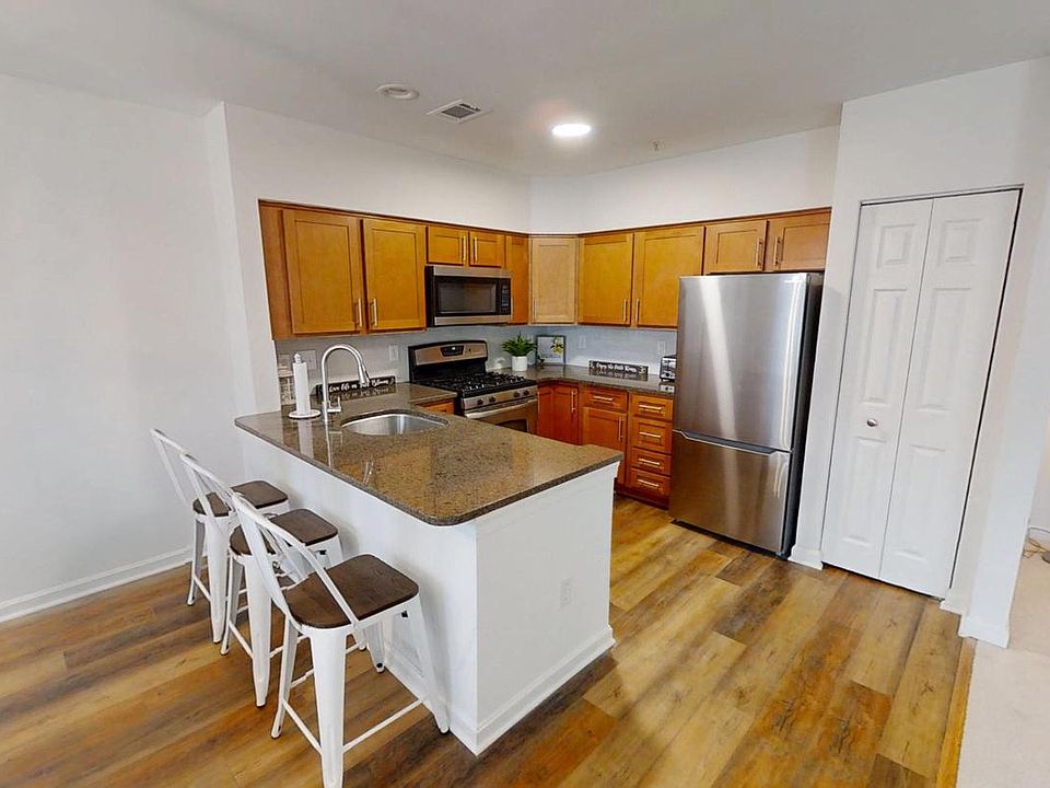 1st image of 302 Gatehouse Ln #302C