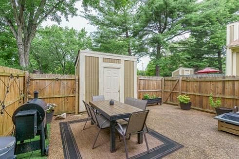 3rd image of 749 Albar Dr