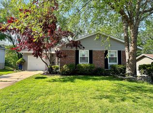 219 Mill Run Ln, Saint Peters, MO 63376