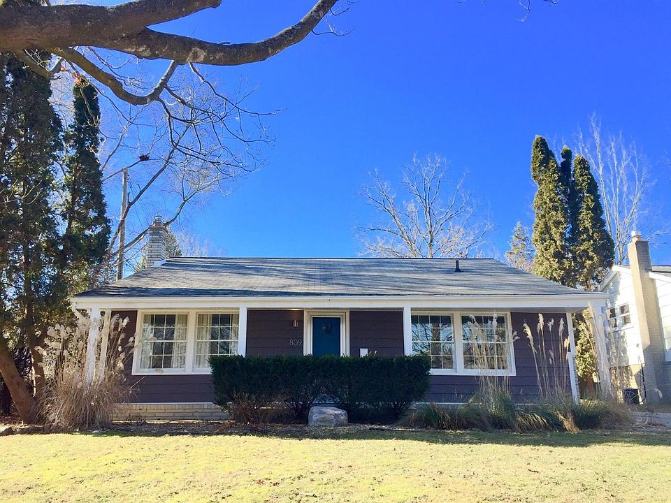 1st image of 809 Sunrise Ct