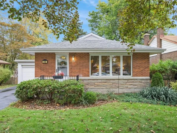 206 Royal St, Waterloo, ON N2J 2H9