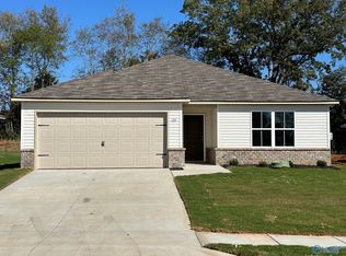 135 Olde Hearth Rd, New Market, AL 35761