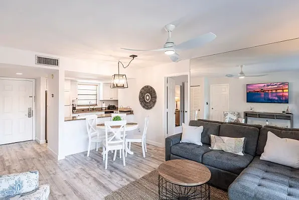 2 bed, 864 sqft, $10,500 — Photo 3