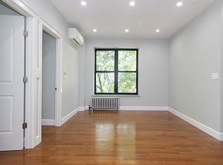 22-55 41st St #1R, Astoria, NY 11105