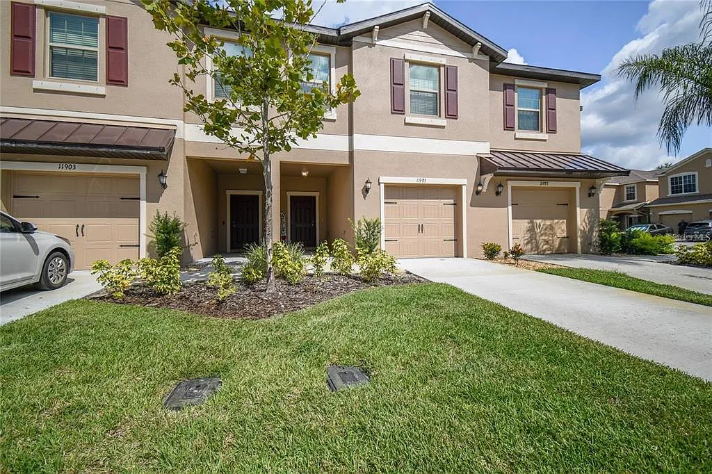 3 bed, 2.5 bath, 1666 sqft, $1,950 — Photo 1