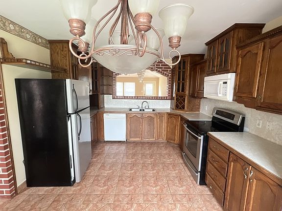 4th image of 213 W Fleetwood Ave