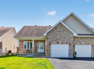 40 Gaslight Way, Russell, ON K4R0B1