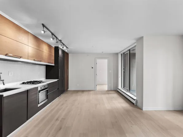 189 Keefer St #512, Vancouver, BC V6A 0C8
