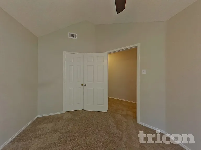 1233 Clear Creek Dr — Photo 13