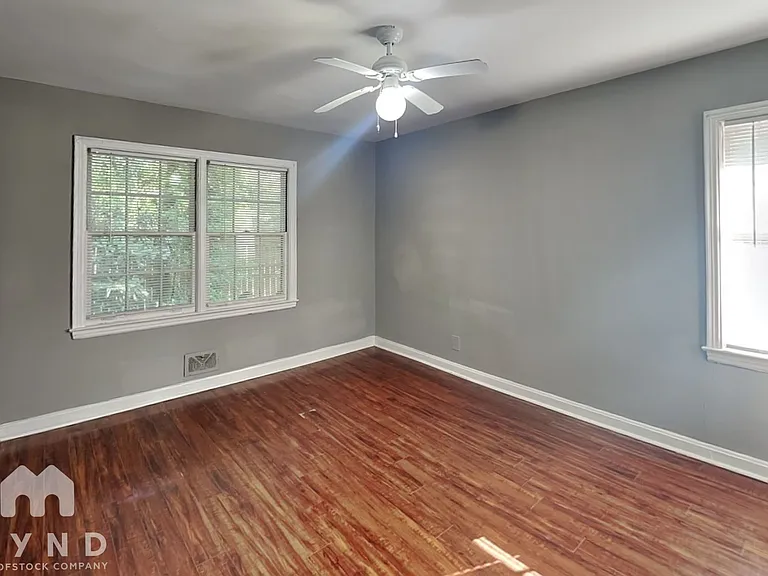 990 Lynhurst Dr SW — Photo 6