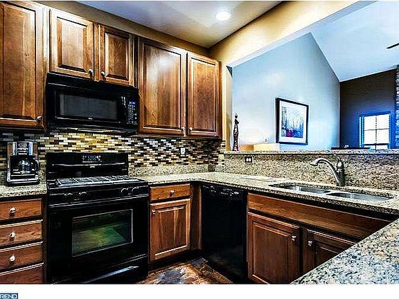 4th image of 238 Anita Ct