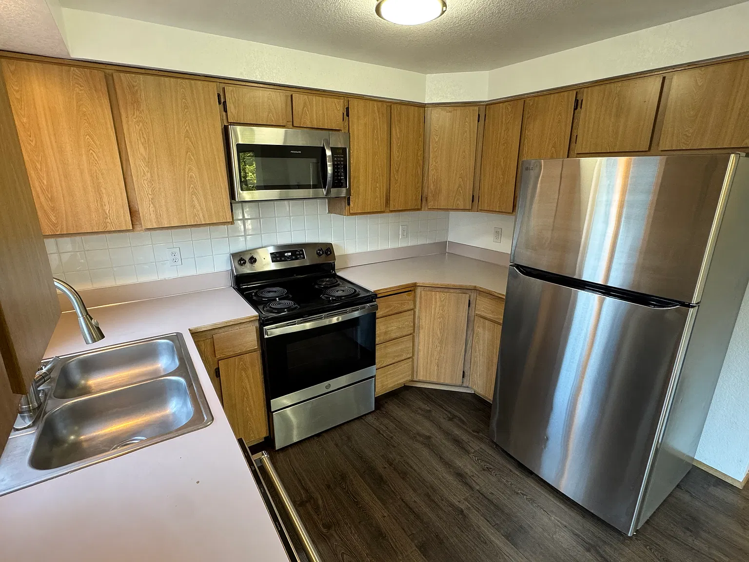 2 bed, 1.5 bath, 978 sqft, $2,400 — Photo 4