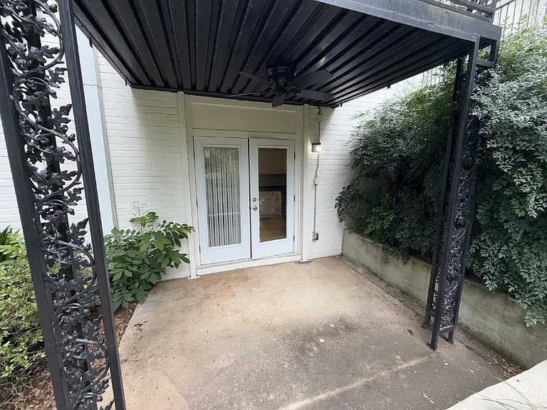 4009 Old Shell Rd #C17 — Photo 11