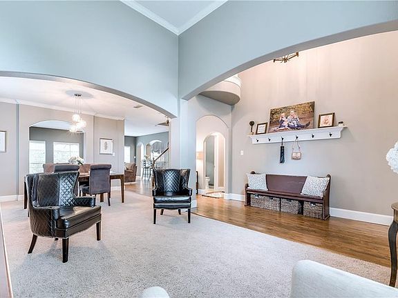 4th image of 3204 Brittany Dr