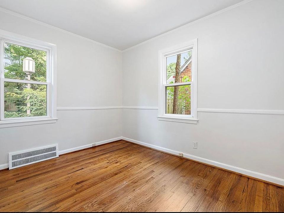 2933 N Alexander Ave, photo 10