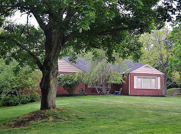 2nd image of 2376 Jenkinson Dr