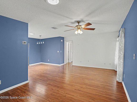4th image of 1870 Tallpalm Rd