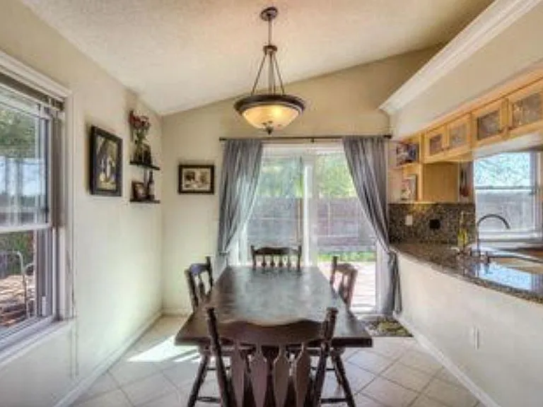 7807 S Windermere Cir — Photo 6