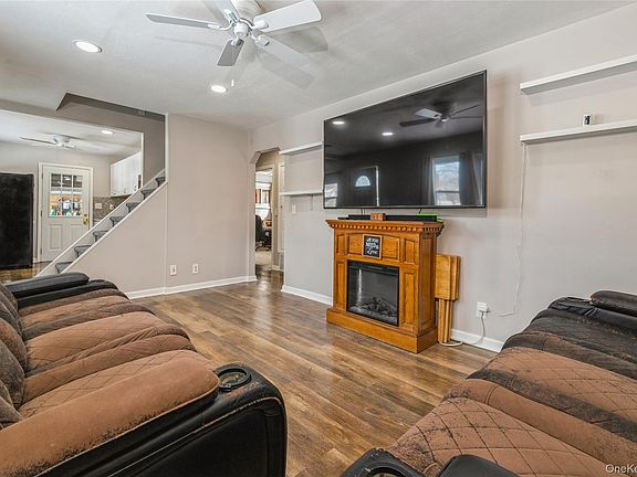 4th image of 10 Hickory Street