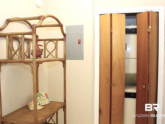 5th image of 920 W Lagoon Ave APT C-102
