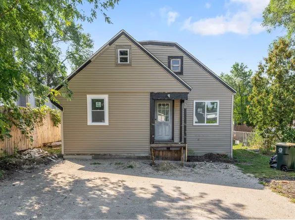 321 Beachview Dr, Round Lake Beach, IL 60073