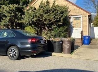 2867 Calvin Rd, Oceanside, NY 11572