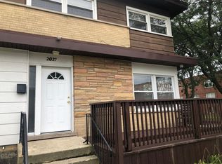 2027 Williamsburg Dr, Waukegan, IL 60085