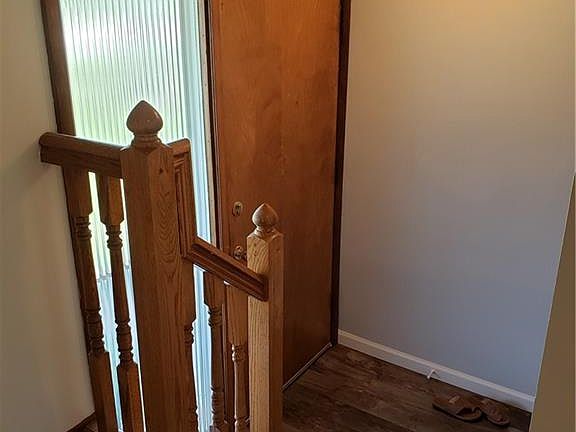 3rd image of 18517 Bonnie Ln