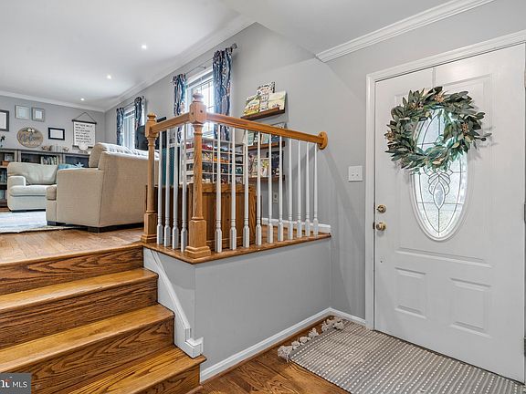3rd image of 9850 Wellhouse Dr