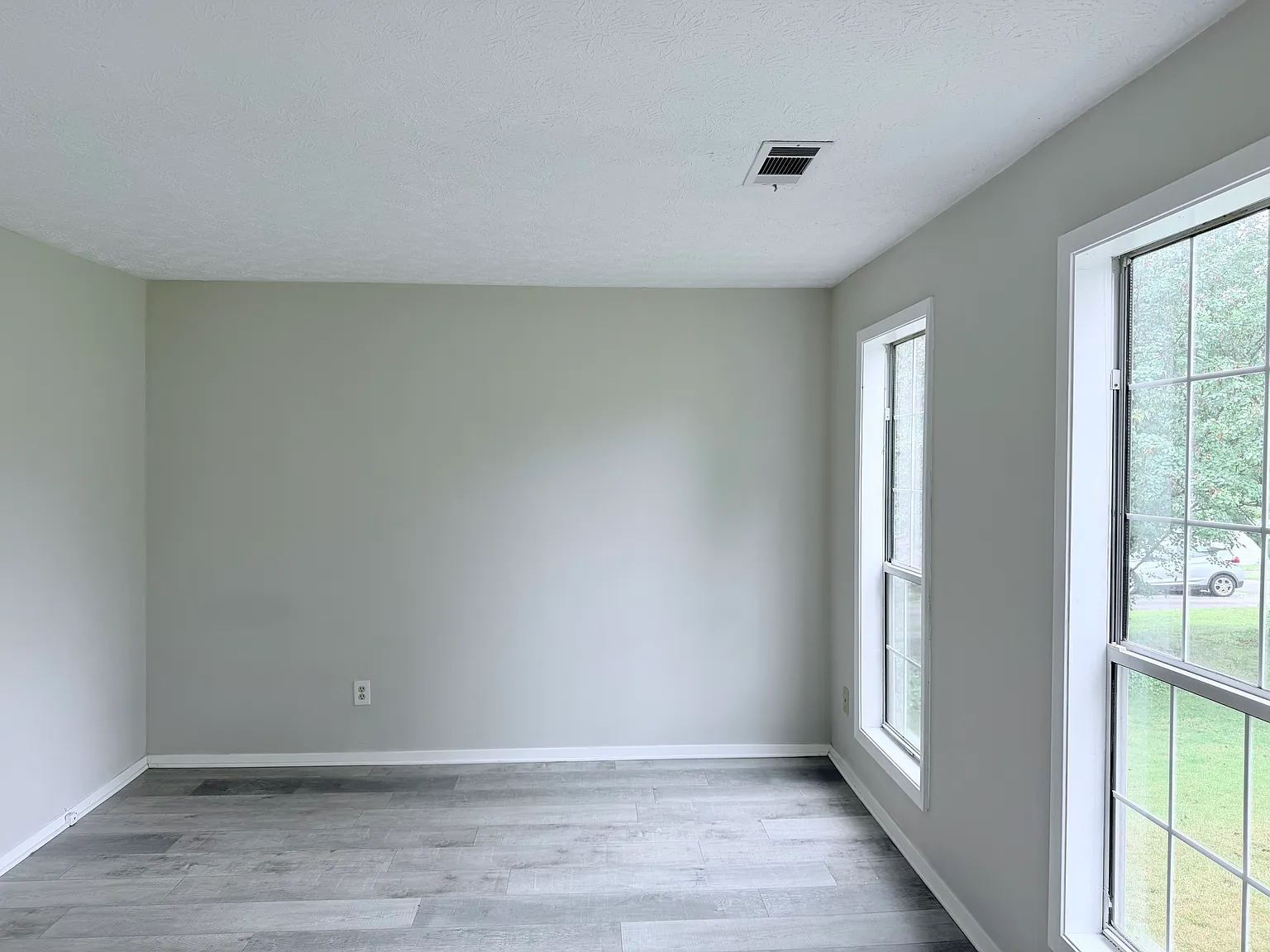 5 bed, 1632 sqft, $2,450 — Photo 2