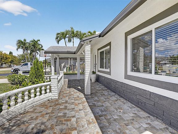 5th image of 8008 NW 101st Ave