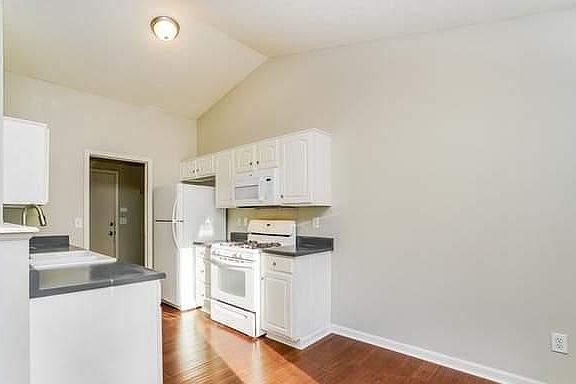 5th image of 732 Keltoncrest Dr
